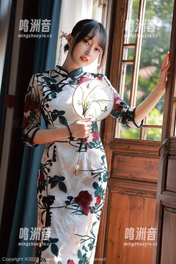 秀人网 - 当夏旖诺化身女仆，美图中的扫地机器人也要离职了！
