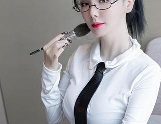 秀人网 – 当奶瓶子遇上天台，图集里到底能藏啥？