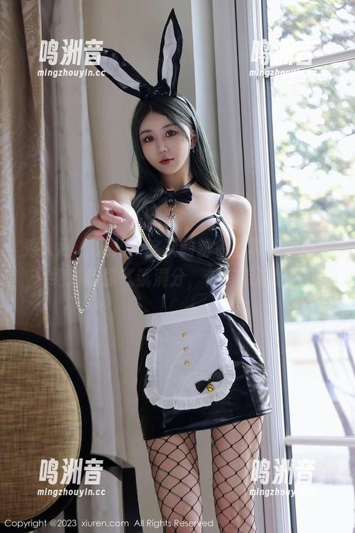 秀人网 - 果儿，这次的粉色写真集更新，绝对让你气氛满分，但有点腻哦。