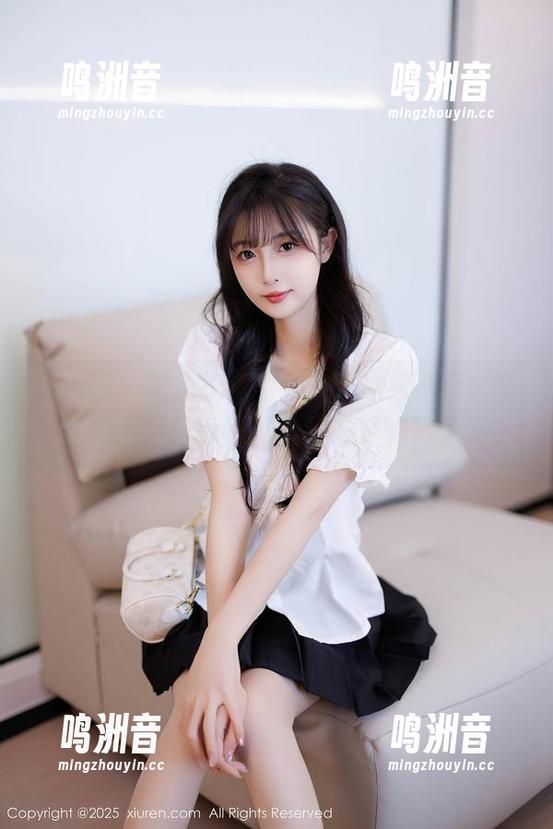 秀人网 - 黑色护士制服让人欲罢不能，陆萱萱的图片分享，准备好被惊艳到了吗？