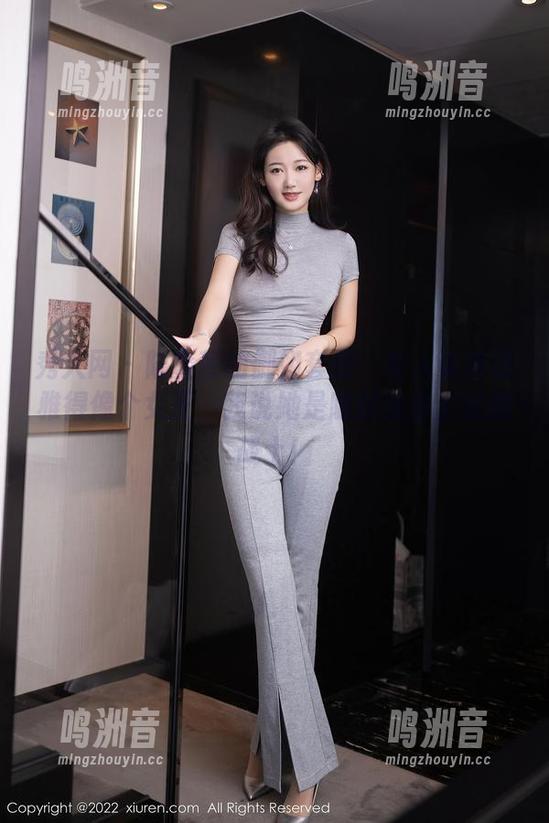 秀人网 - 陆萱萱的御姐套图：有人说她优雅得像个女王，我说她是随时准备出征的战士！