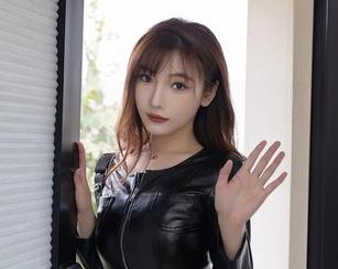 秀人网 – 居家照里藏了多少吃的，陆萱萱cecillia的写真合集带你一探究竟！