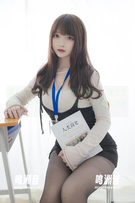 紧急企划 - 看着樱樱樱可的蕾丝，感觉这套图不仅仅是照片，更像是种情绪的流动。
