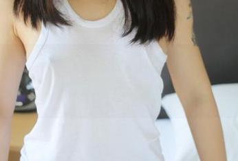 美媛馆 – 私拍与毛衣的碰撞：Love陆瓷，这才叫不小心的时髦？