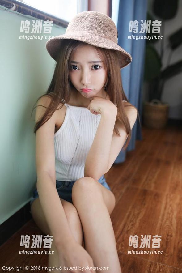 美媛馆 - 王馨瑶的美图：裤里丝，让人想到做饭时的面条，满满的弹性！