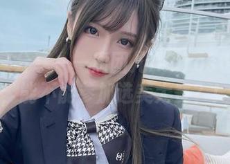 蕾姆图集分享——腐团儿Ikaros也在考虑，能不能参加选美大赛？！