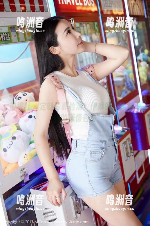 蜜桃社 - 定制写真检测：伊琳的裸足对地板的深情告白