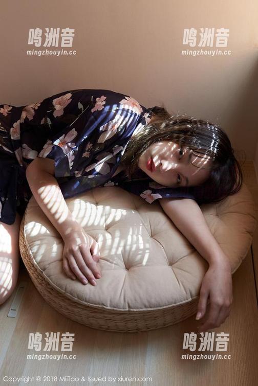 蜜桃社 - 在哪里能找到萌美Moemi兔女郎的高清在线影像？就这憨态可掬的模样！