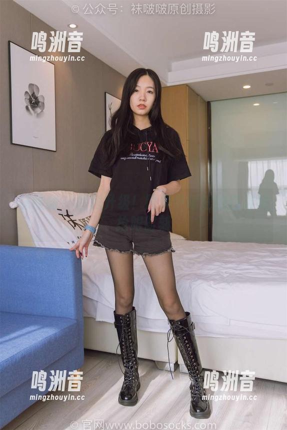 袜啵啵 - 福利升级！图集中瑶瑶的白棉袜抢眼时刻