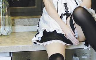 最新许岚LAN泳装写真——当泳池变成“冰淇淋派对”！