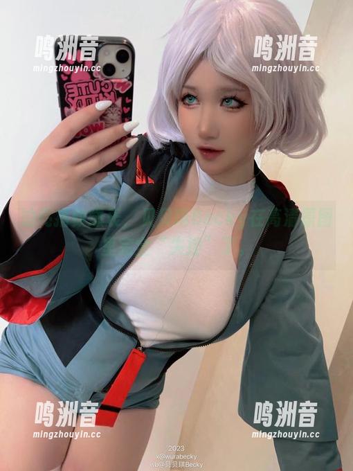 油亮指数爆表，贝贝琪Becky在高清原图里完全“失控”了。