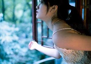 轰趴猫 – 艾小青的“女友”作品，宛如在看的小说情节，太容易让人陷入其中了。