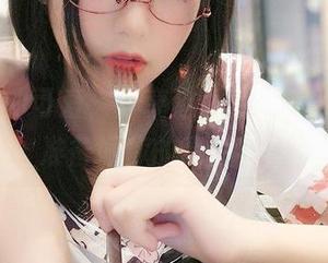 逐月Su的可爱，分享这里的图集，你可得准备好你的高血糖！