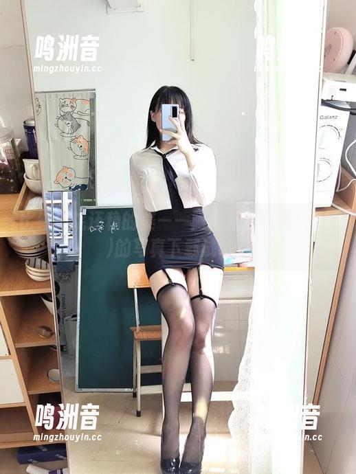 比修道院还稳的美——阿九从不咕咕(九言)的写真下载试试？