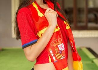 青豆客 – Akiki朱若慕与豹纹的最新写真集，让我求生欲满满，生怕被她的料子穿过！
