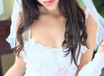 青豆客 – 三亚旅拍作品解析：黄歆苑chobits与沙滩的缠绵一瞬