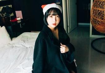 韩国孙乐乐这回真玩出了花，灰丝美图，让人眼前一亮有木有？