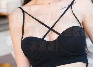 魅妍社 – 看！糯美子Mini在泳池里的流畅优雅，原图待下载，快点收藏吧，别让水流走！