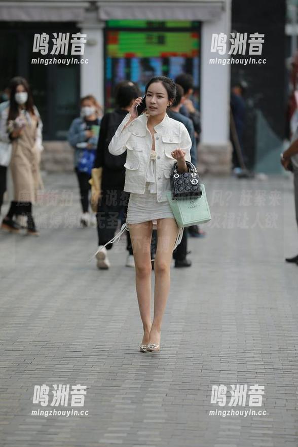 魔镜街拍 - 听说想看绝美的OL风？赶紧来瞧瞧婷婷的无圣光美图，包臀灰裙让人欲罢不能啊。