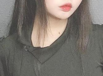 黑猫猫ovo与学妹：这张写真直接开了一家‘校园模特俱乐部’！